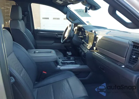 2022 Chevrolet Silverado 1500 4Wd Short Bed Zr2 from USA, damaged, VIN 3GCUDHEL2NG690604